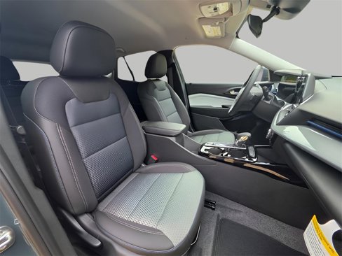 New 2025 Chevrolet Trax LT w/ Driver Confidence Package image 13