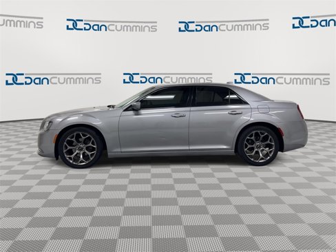 Used 2015 Chrysler 300 S image 5
