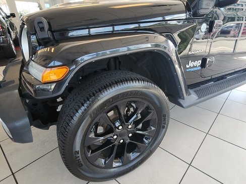 Certified 2021 Jeep Wrangler Unlimited Sahara w/ Cold Weather Group image 16