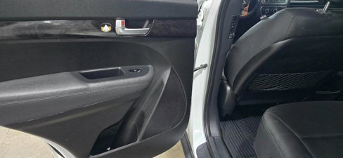 Used 2014 Kia Sorento LX image 16