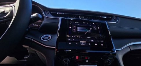 New 2025 Jeep Grand Cherokee L Altitude image 38