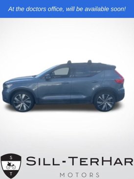 Used 2022 Volvo XC40 P8 Recharge Ultimate image 1