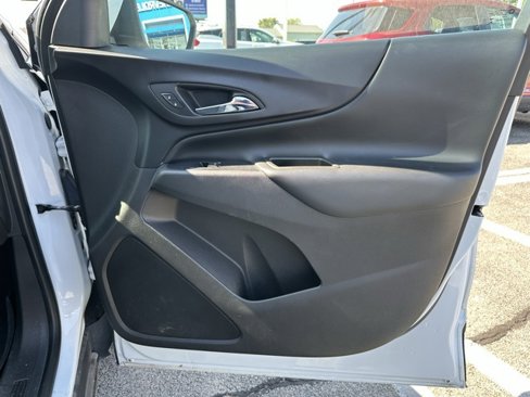 Used 2018 Chevrolet Equinox LT image 10