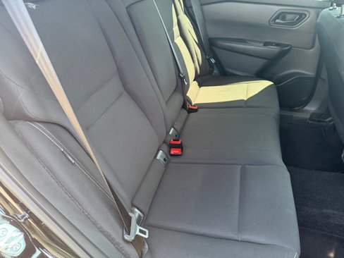 Used 2024 Nissan Rogue S image 37