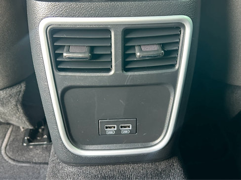 Used 2023 Dodge Charger SXT image 9