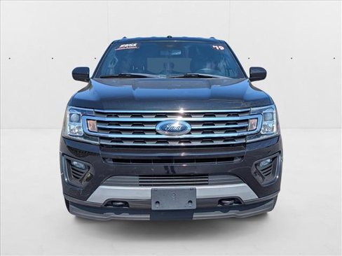 Used 2019 Ford Expedition Max XLT image 2