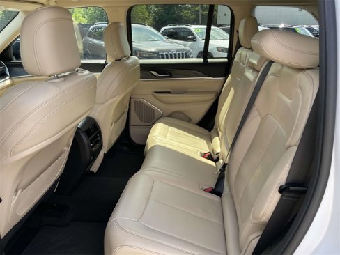 Used 2022 Jeep Grand Cherokee Limited image 11