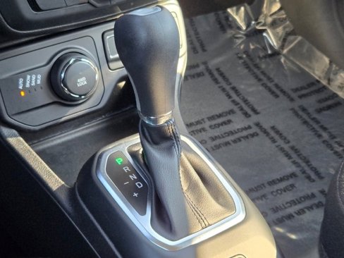 Used 2018 Jeep Renegade Latitude image 26
