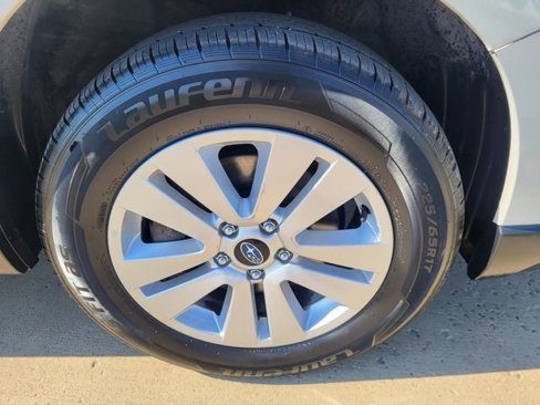 Used 2017 Subaru Outback 2.5i Premium image 21