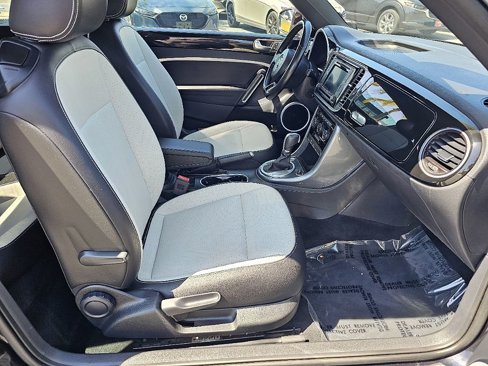Used 2018 Volkswagen Beetle 2.0T SE w/ SE Premium Package image 16