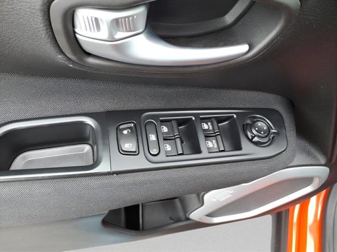 Used 2019 Jeep Renegade Sport w/ UConnect 7.0 Group image 12