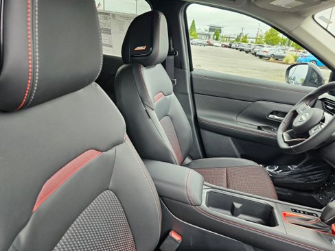 New 2025 Nissan Kicks SR w/ SR Premium Package image 13