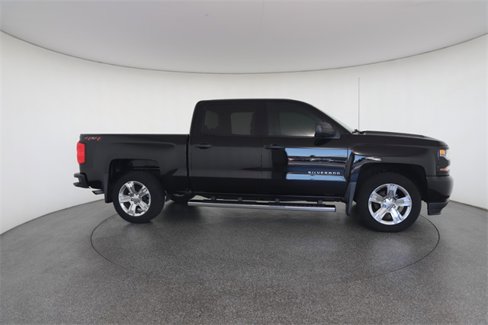 Used 2018 Chevrolet Silverado 1500 Custom image 24