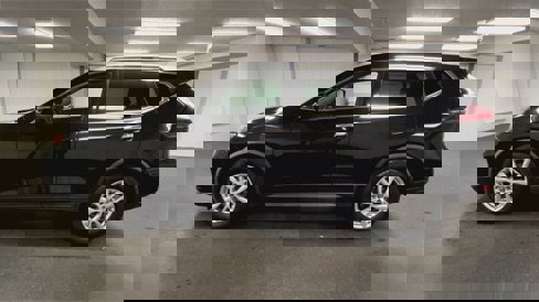 Used 2018 Nissan Rogue SV image 5