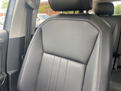 Used 2022 Volkswagen Tiguan SE image 21