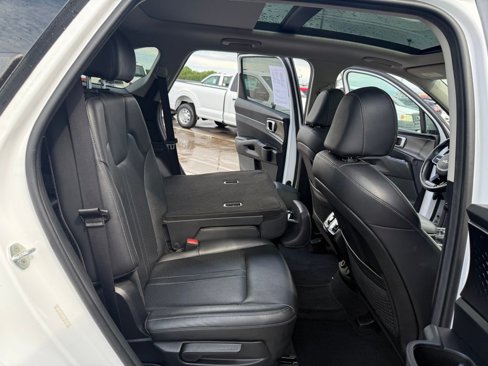 Used 2023 Kia Sorento S w/ Panoramic Sunroof Package image 21
