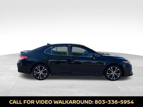 Used 2019 Toyota Camry L image 11