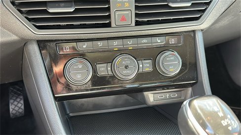 Used 2023 Volkswagen Jetta SE image 19