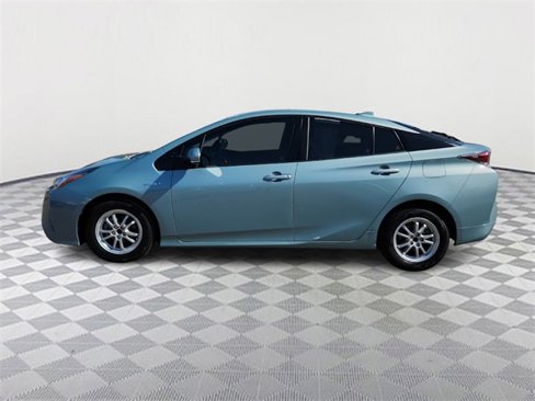 Used 2016 Toyota Prius Three image 4