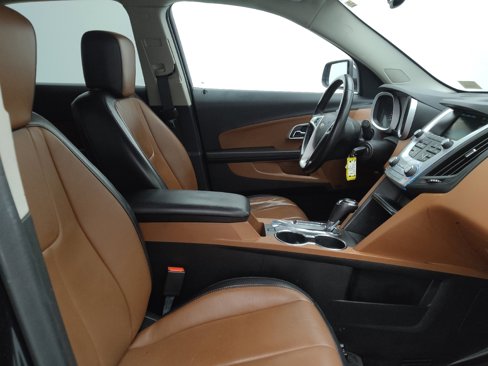 Used 2016 Chevrolet Equinox LTZ w/ Enhanced Convenience Package image 21