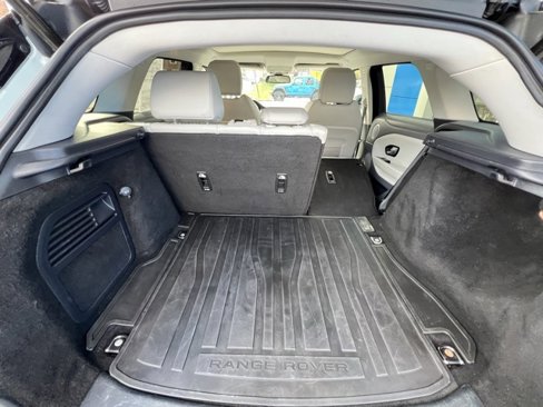 Used 2017 Land Rover Range Rover Evoque SE Premium image 38