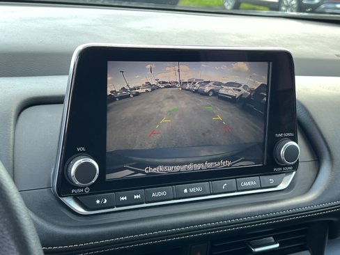 Used 2024 Nissan Rogue SV image 19