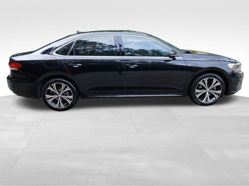 Certified 2020 Volkswagen Passat 2.0T SEL image 7