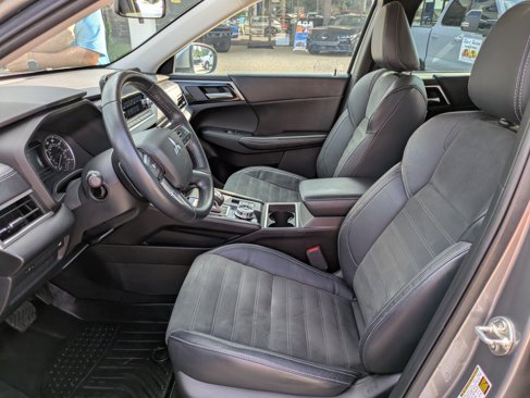 Used 2022 Mitsubishi Outlander SE image 17