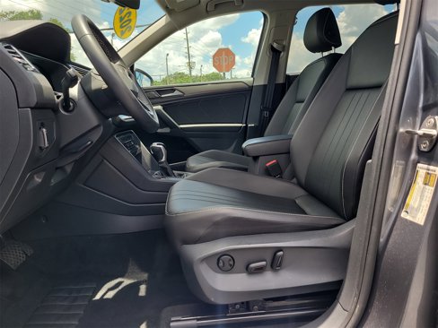 Used 2022 Volkswagen Tiguan SE image 18