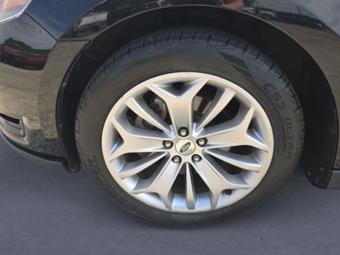 Used 2018 Ford Taurus Limited image 25