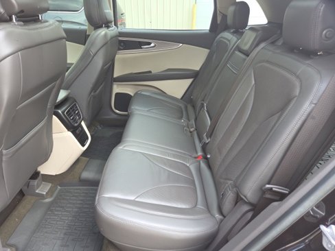 Used 2020 Lincoln Nautilus Reserve image 16