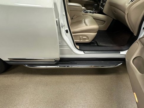 Used 2018 Nissan Pathfinder Platinum image 11