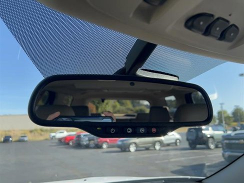 Used 2016 GMC Acadia Denali image 29