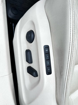 Used 2010 Volkswagen Tiguan SE image 22