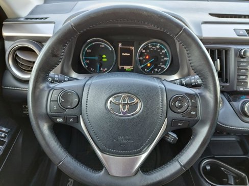 Used 2018 Toyota RAV4 Limited image 22