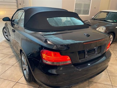 Used 2009 BMW 128i Convertible image 31
