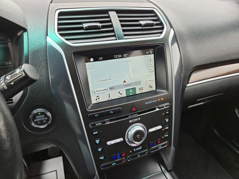 Used 2018 Ford Explorer Limited image 9