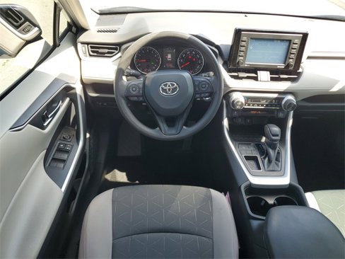 Used 2021 Toyota RAV4 XLE image 16