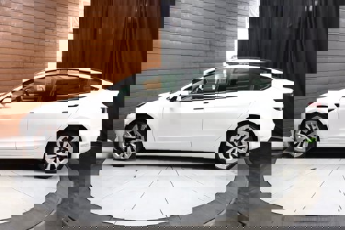 Used 2023 Tesla Model 3 Standard Range image 11