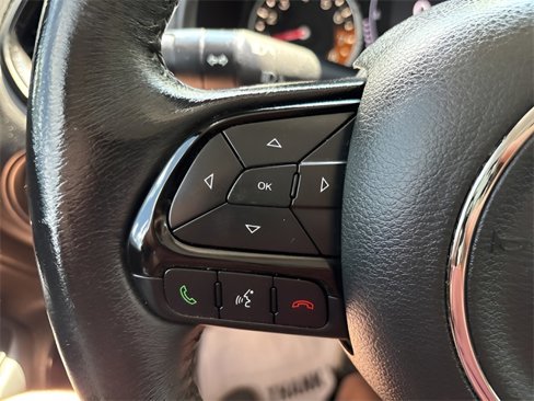 Used 2018 Jeep Renegade Altitude image 9