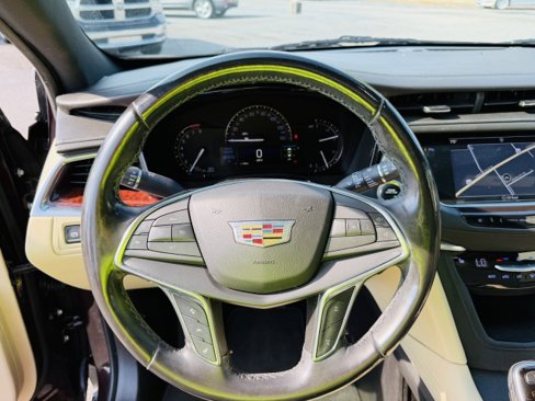 Used 2018 Cadillac XT5 Luxury w/ Driver Awareness Package image 8