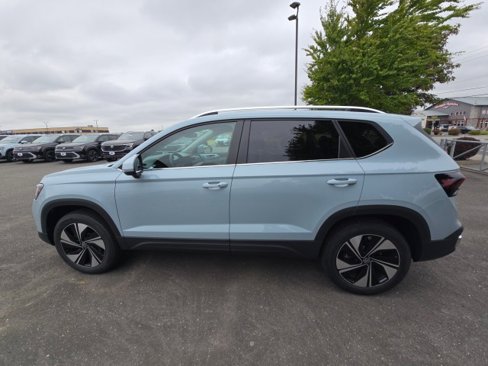 New 2025 Volkswagen Taos SE image 7