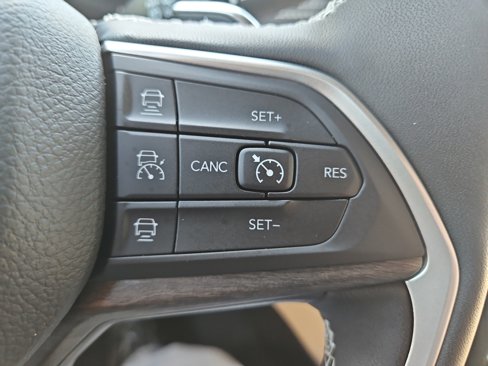New 2025 Jeep Grand Cherokee L Limited w/ Luxury Tech Group II image 26