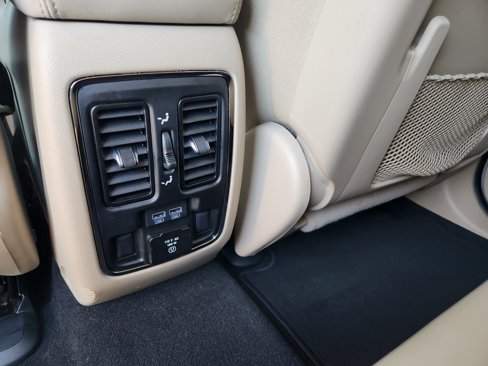 Used 2020 Jeep Grand Cherokee Limited image 28