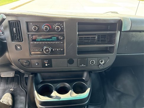Used 2017 Chevrolet Express 2500 image 26