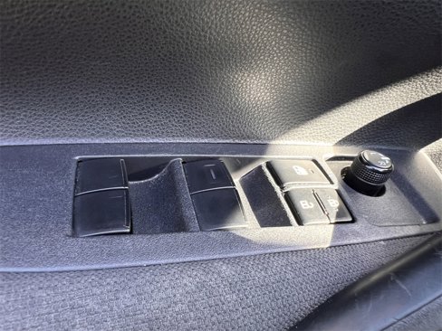 Used 2023 Toyota Corolla LE image 18