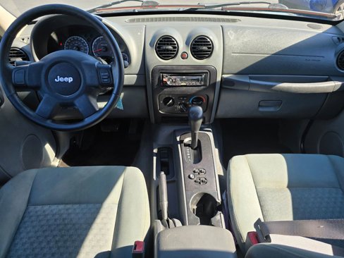 Used 2006 Jeep Liberty Sport image 16