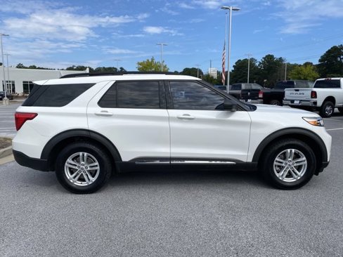 Used 2020 Ford Explorer XLT w/ Equipment Group 202A image 3