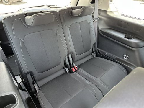 Used 2023 Jeep Grand Cherokee L Laredo image 18