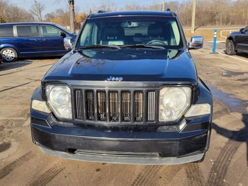 Used 2012 Jeep Liberty Sport image 9